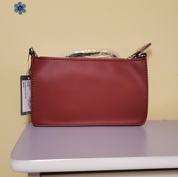 Red Guess Logo Crossbody Bag - Picture 2 of 6